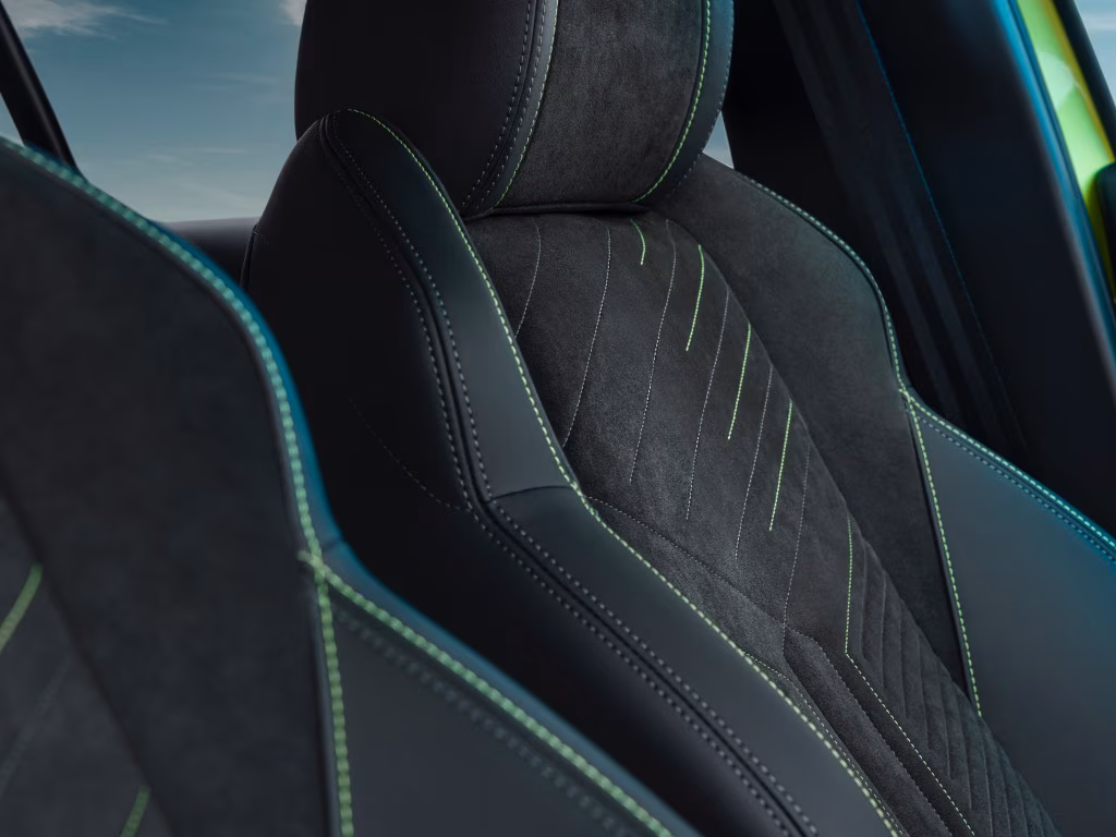 PEUGEOT 208 1.2 Hybrid 110 AT Allure