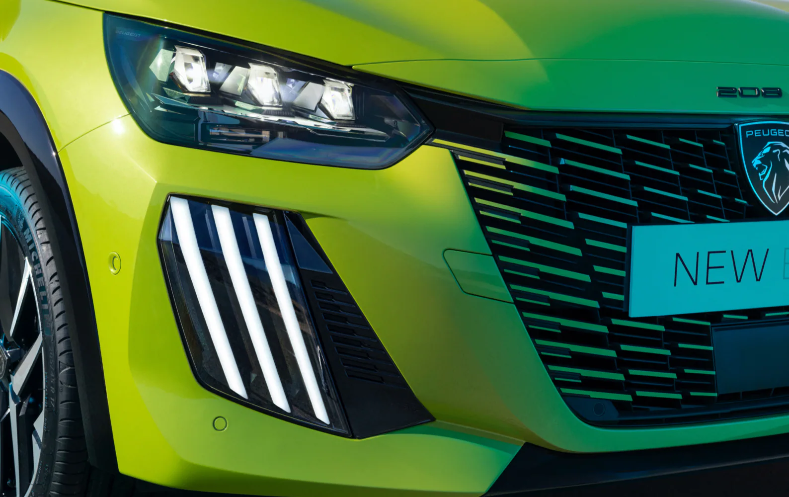 PEUGEOT 208 1.2 Hybrid 110 AT Allure