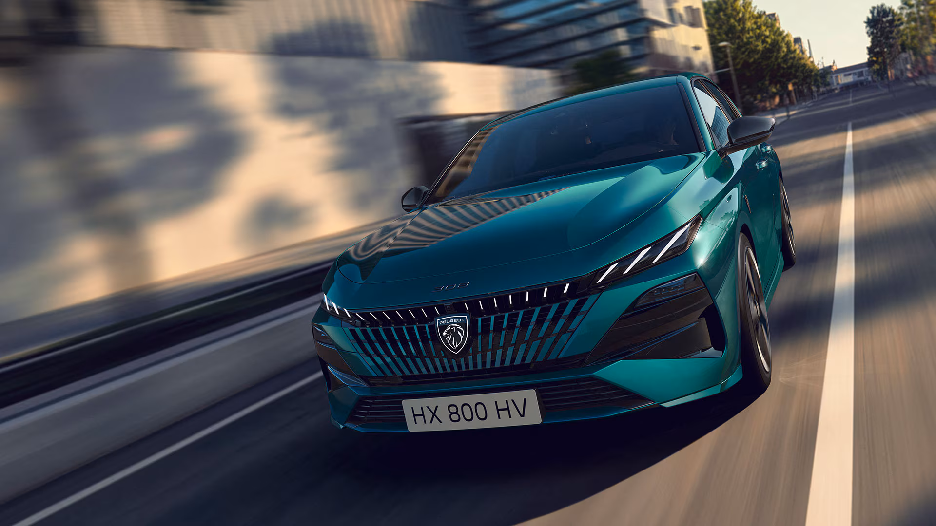 PEUGEOT 3008 1.2 Hybrid 145 AT Allure
