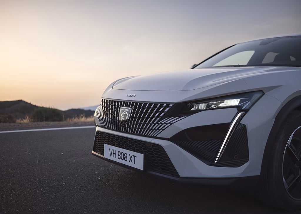 PEUGEOT 408 1.2 Hybrid 145 AT GT