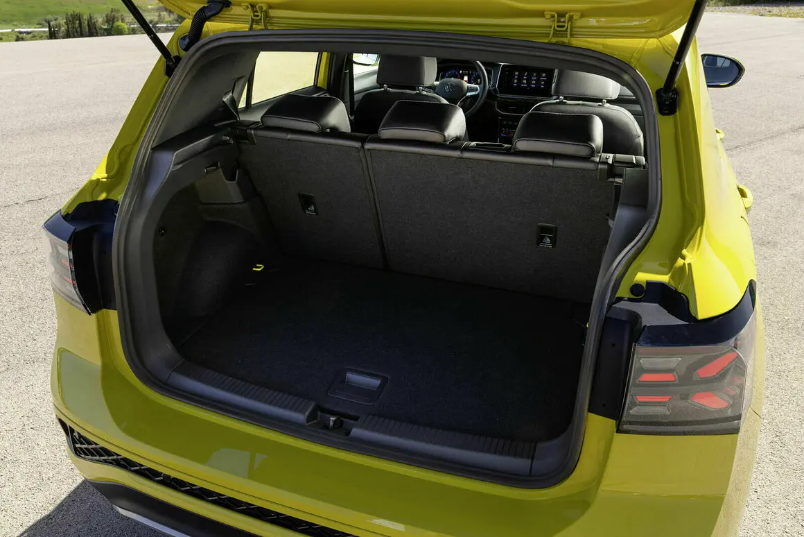 VOLKSWAGEN T-Cross 1.0 TSI 116 DSG R-Line