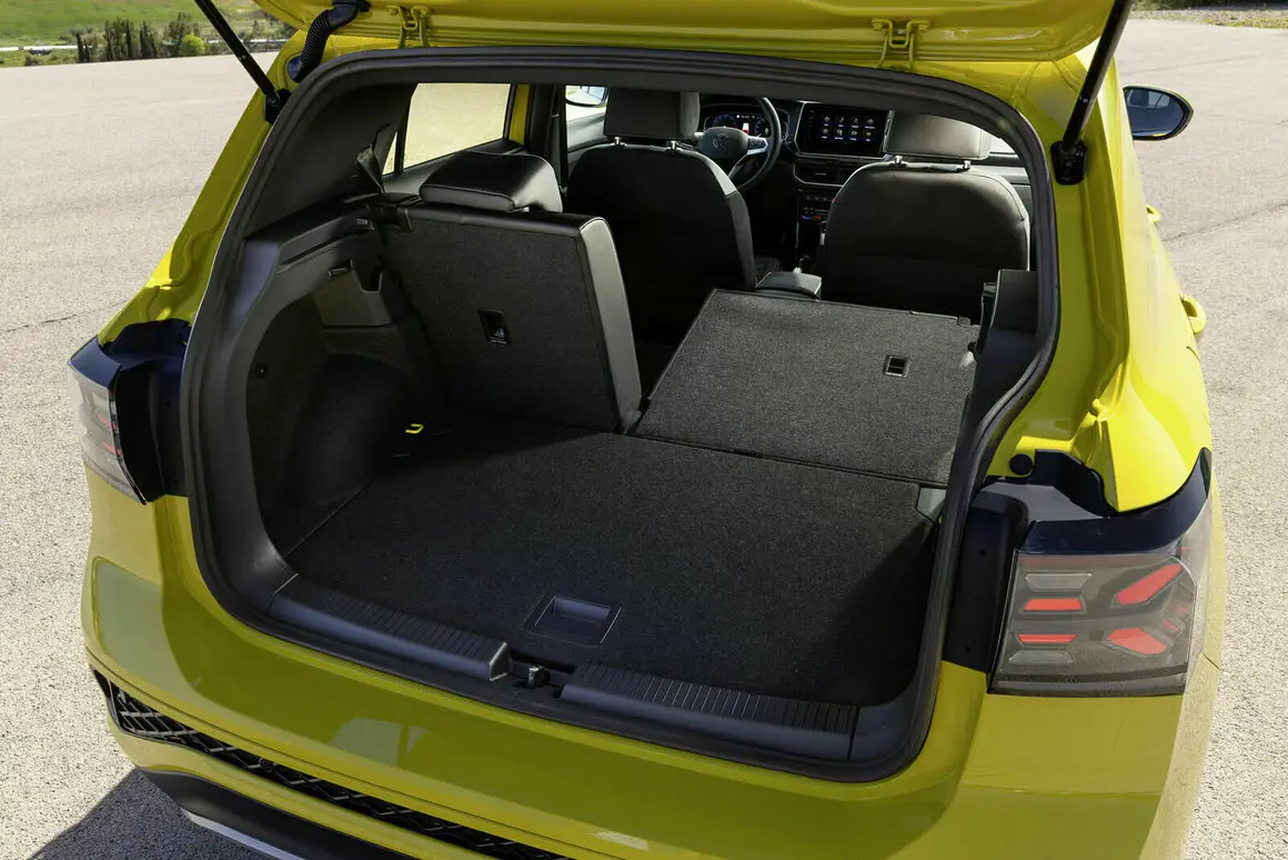 VOLKSWAGEN T-Cross 1.0 TSI 116 DSG R-Line