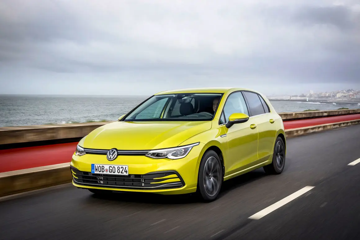 VOLKSWAGEN Golf 2.0 TDI 150 DSG R-Line