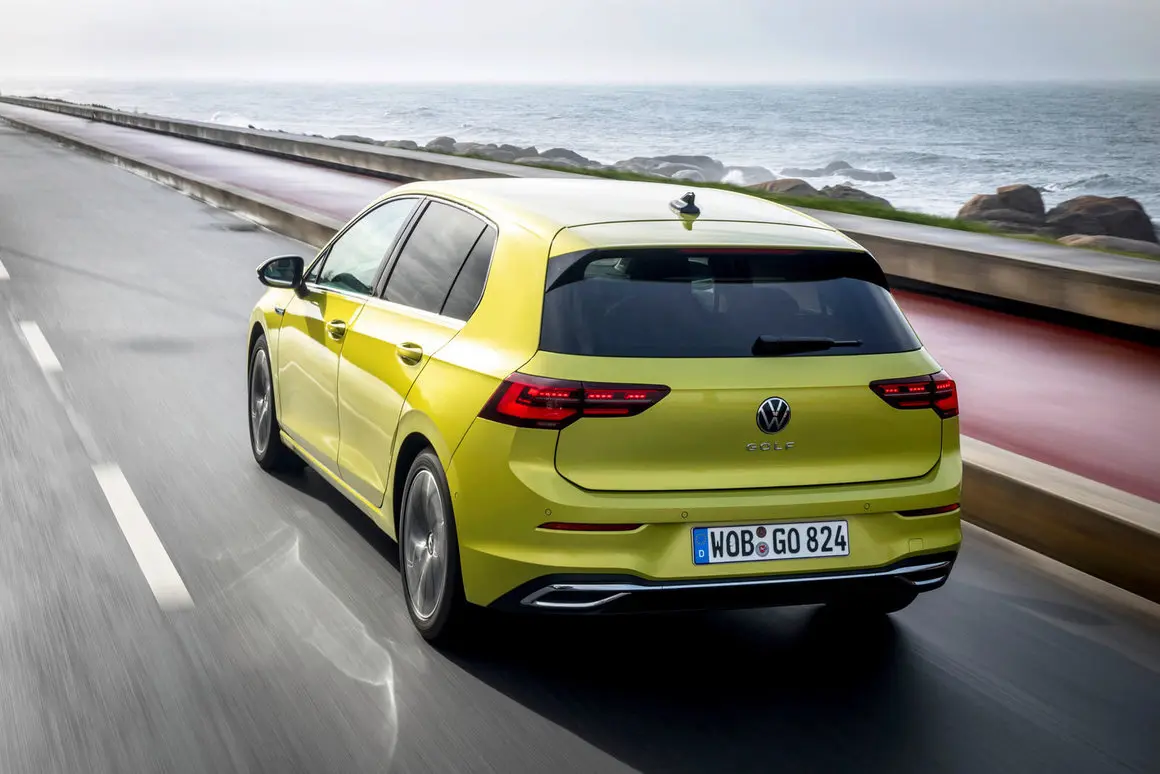 VOLKSWAGEN Golf 2.0 TDI 150 DSG R-Line