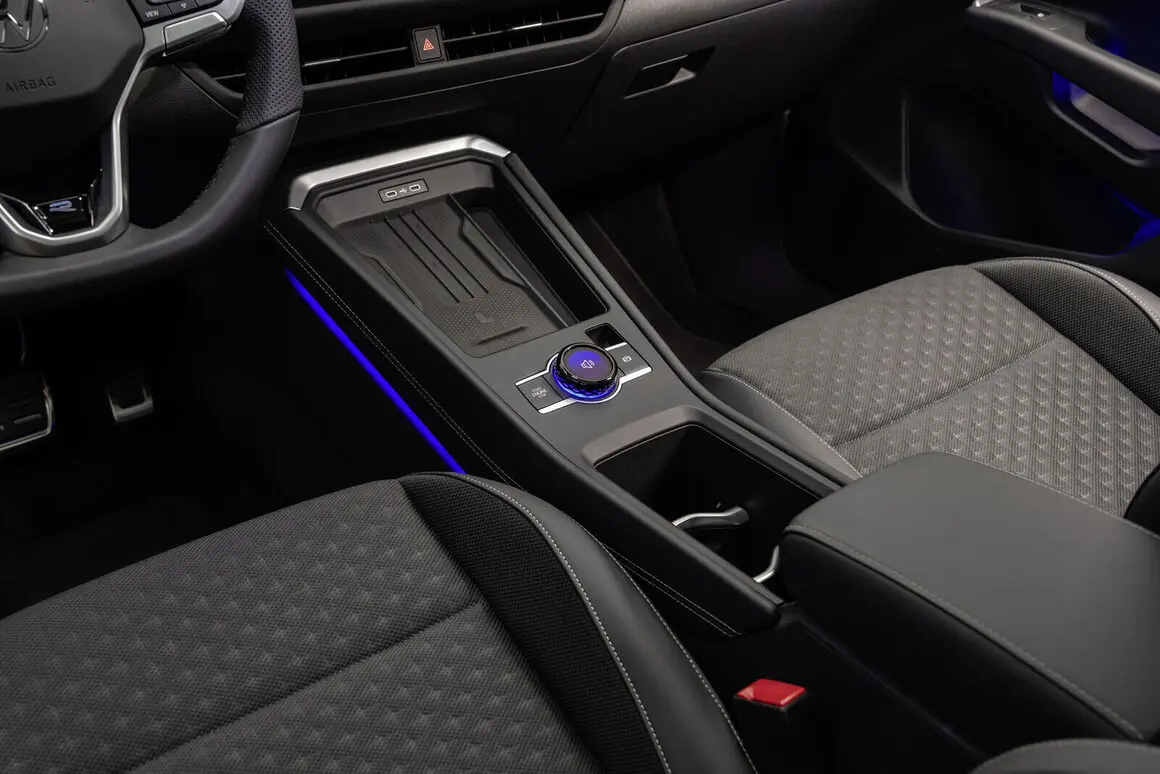 VOLKSWAGEN T-Roc 2.0 TDI 150 DSG R-Line