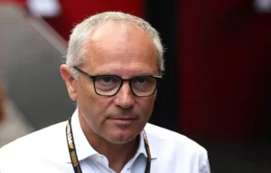 Domenicali rassure : La Formule 1 restera spectaculaire et Verstappen ne partira pas
